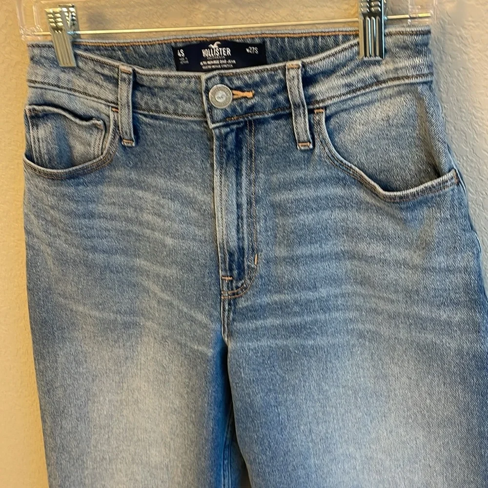 Hollister Ultra High Rise Dad Jean with vintage stretch